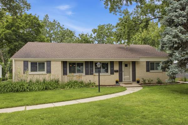 5818 Ridgewood DR, Western Springs, IL 60558