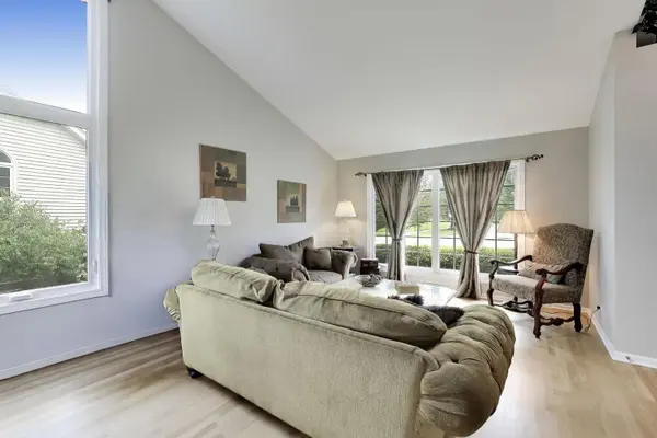 4783 Clearwater LN, Naperville, IL 60564