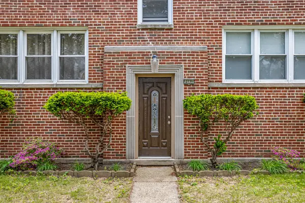 2739 W Summerdale AVE #2W, Chicago, IL 60625