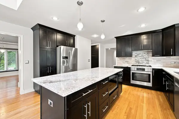 2752 Wendy DR, Naperville, IL 60565