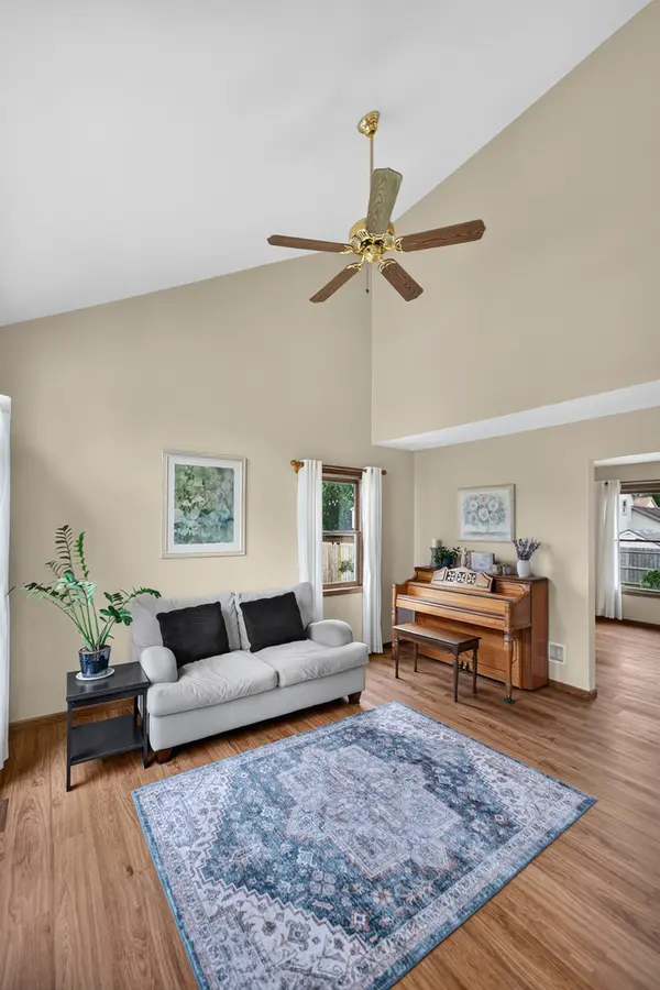 1621 Fox Field DR, Belvidere, IL 61008