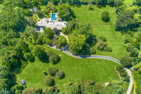 373 W County Line RD, Barrington Hills, IL 60010