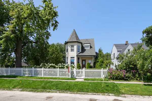 2134 Grove AVE, North Chicago, IL 60064