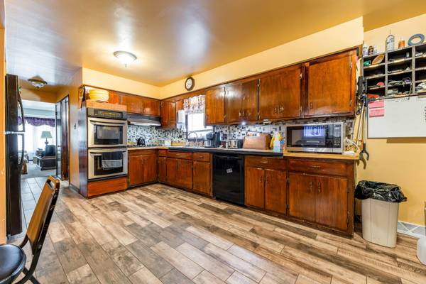 5728 S Parkside AVE, Chicago, IL 60638
