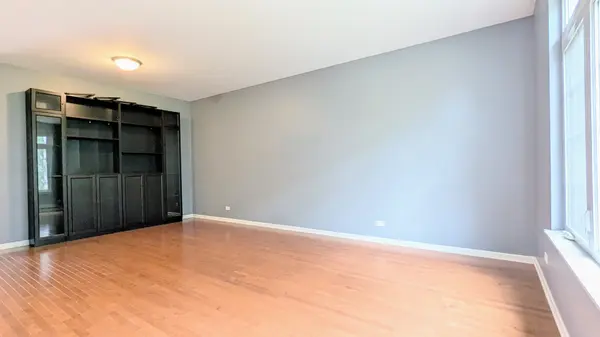284 Edmundton CIR, Carol Stream, IL 60188