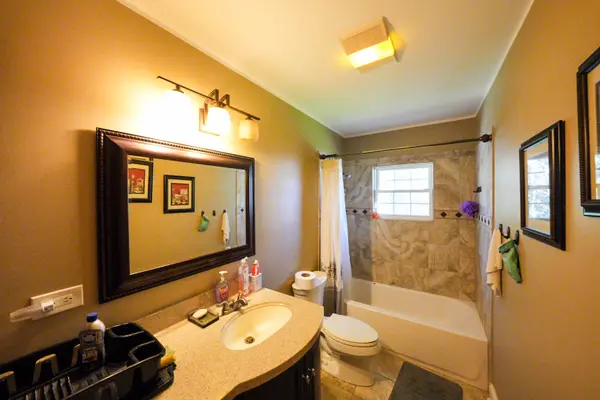 1534 Sequoia LN, Darien, IL 60561