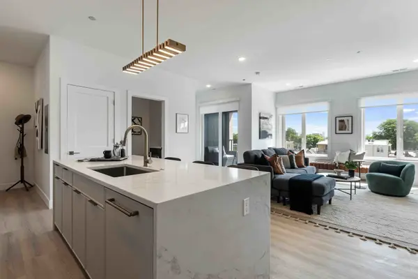 1628 N Damen AVE #401, Chicago, IL 60647