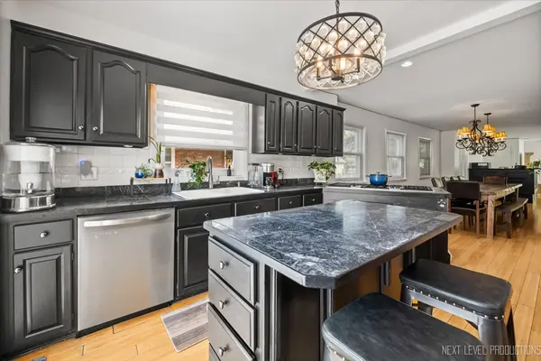 83 N Park BLVD, Glen Ellyn, IL 60137