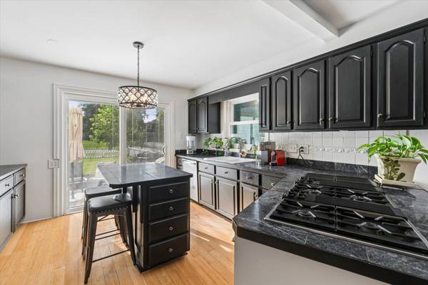 83 N Park BLVD, Glen Ellyn, IL 60137