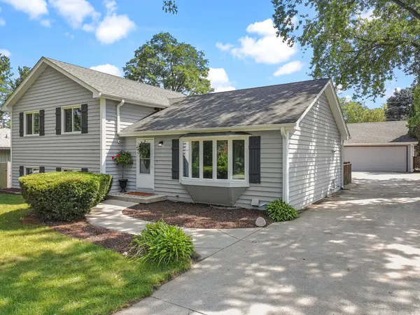2910 Hickory LN, Twin Lakes, WI 53181