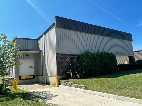 345 Production DR, South Elgin, IL 60177