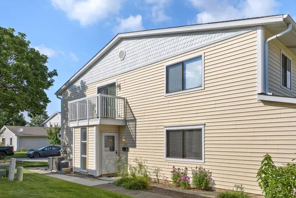 717 Whitesail DR #717, Schaumburg, IL 60194