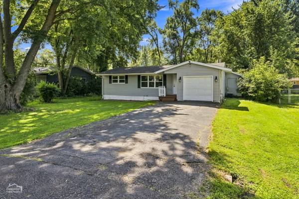 4515 Willow LN, Mchenry, IL 60050