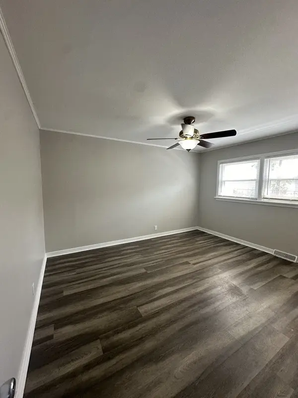 11613 S Kedzie AVE, Merrionette Park, IL 60803