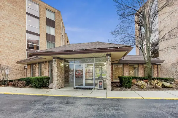 1101 S Hunt Club DR #204, Mount Prospect, IL 60056