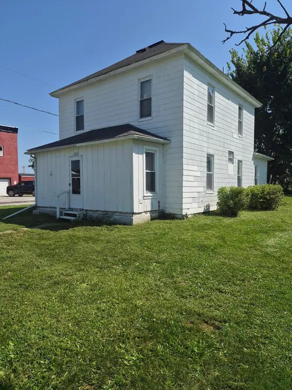1802 13th ST, Viola, IL 61486