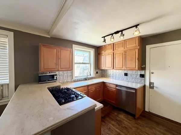 1216 Central ST #3W, Evanston, IL 60201