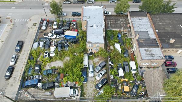 5817 W Diversey AVE, Chicago, IL 60639