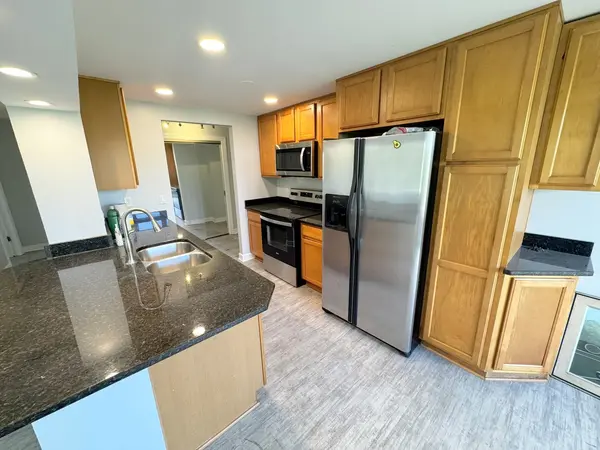 1 Renaissance PL #617, Palatine, IL 60067