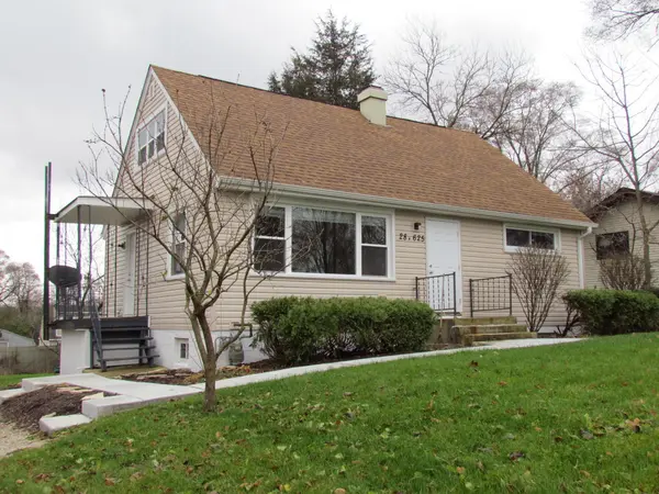 28W625 Lester ST, West Chicago, IL 60185