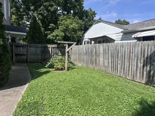 1005 3rd ST, Clinton, IA 52732
