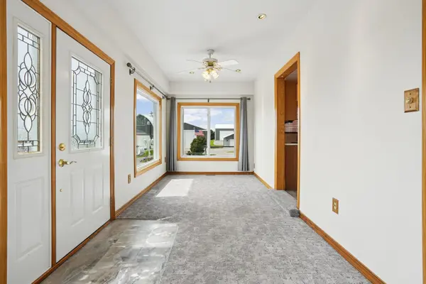 219 Vermont AVE, Clarence, IA 52216