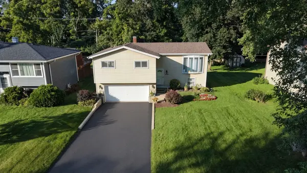 N335 Cottonwood DR, Wheaton, IL 60187