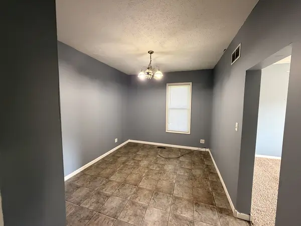 156 S Elm ST, El Paso, IL 61738