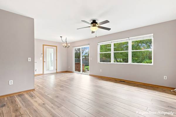 419 Wimbleton TRL, Mchenry, IL 60050