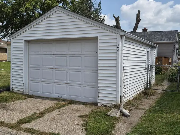 2411 29 ST, Moline, IL 61265