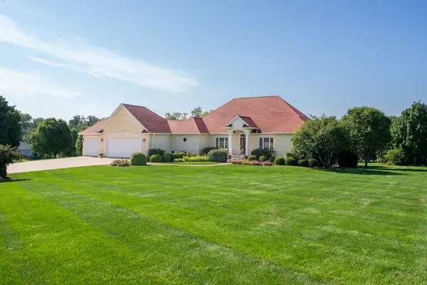 516 Randy DR, Clinton, IA 52732