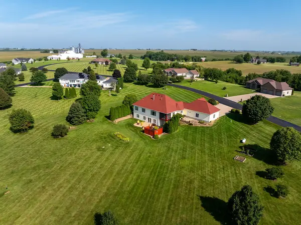 516 Randy DR, Clinton, IA 52732