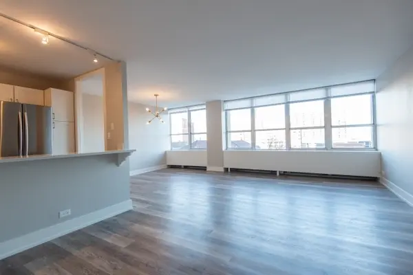 655 W Irving Park RD #604, Chicago, IL 60613