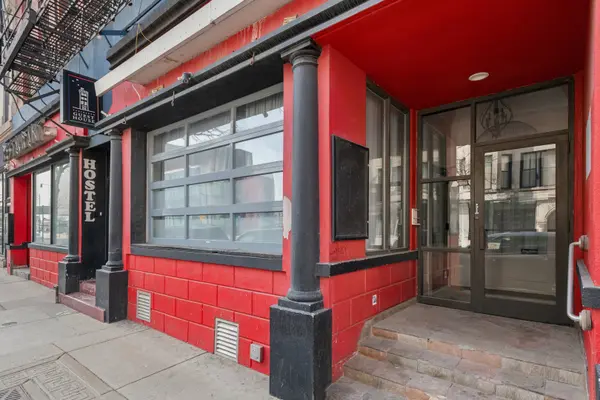 310 S Halsted ST, Chicago, IL 60661