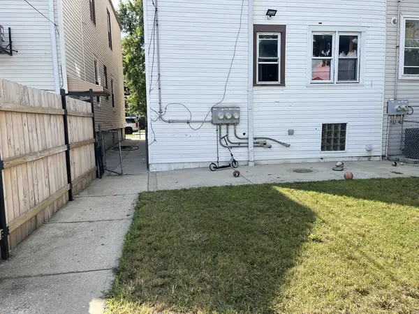 4345 S Artesian AVE #bsmt, Chicago, IL 60632