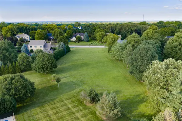 1211 Mink TRL, Cary, IL 60013
