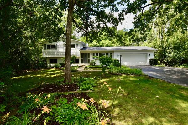26890 N Longwood RD, Lake Forest, IL 60045