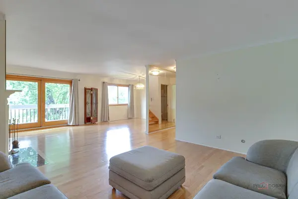 19W182 Ginny LN #182, Oak Brook, IL 60523