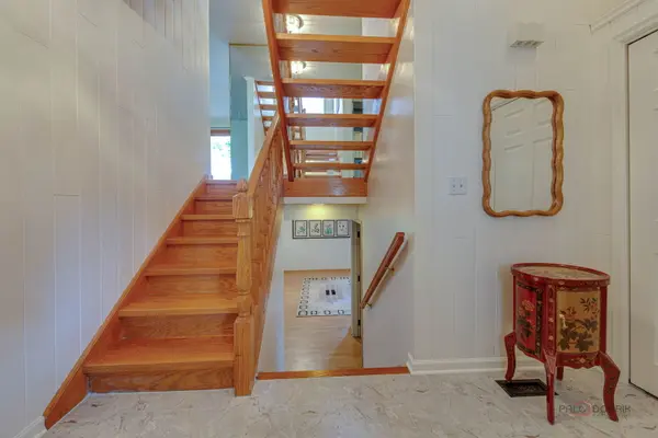 19W182 Ginny LN #182, Oak Brook, IL 60523