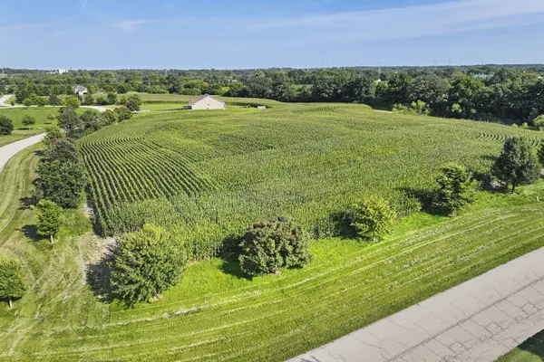 42219 N Strawberry LN, Zion, IL 60099