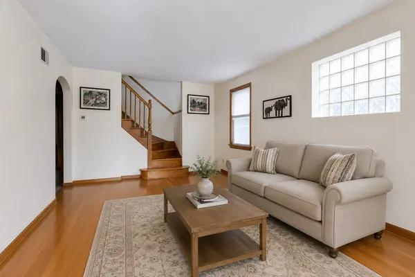 6227 N Naper AVE, Chicago, IL 60631