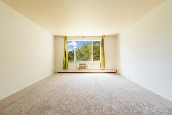 1375 Rebecca DR #218, Hoffman Estates, IL 60169