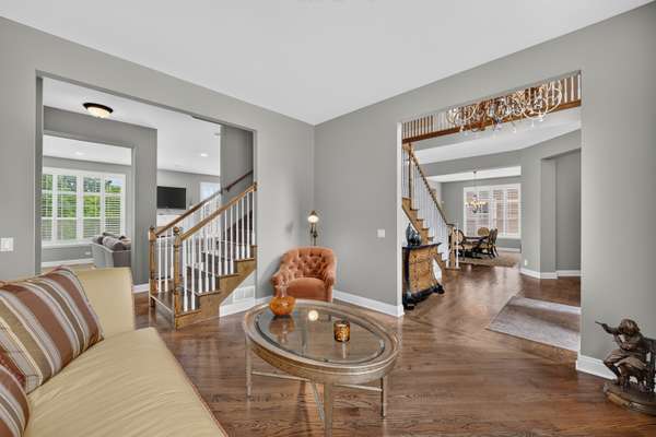 1113 Ashley LN, Inverness, IL 60010