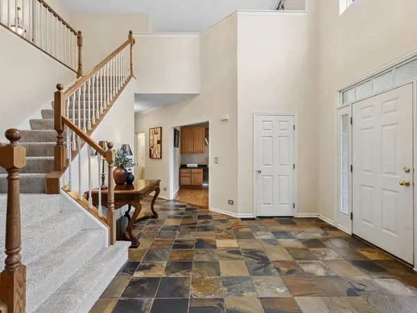 260 Summerdale LN, Algonquin, IL 60102