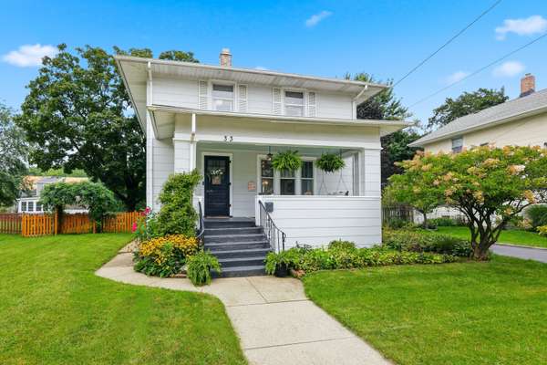 33 Center ST, Algonquin, IL 60102