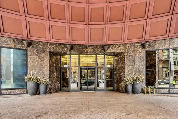 10 E Ontario ST #1303, Chicago, IL 60611