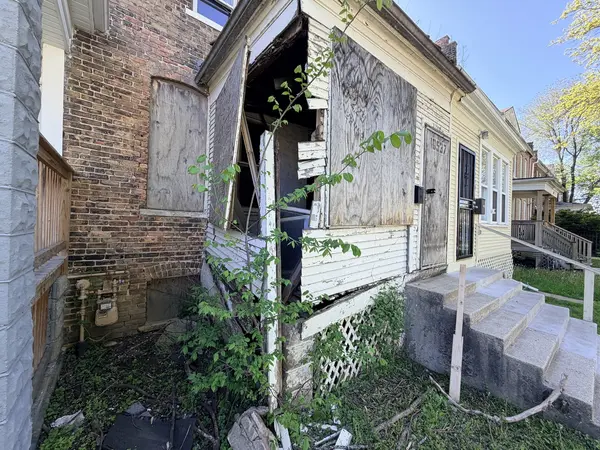 10537 S Corliss AVE, Chicago, IL 60628