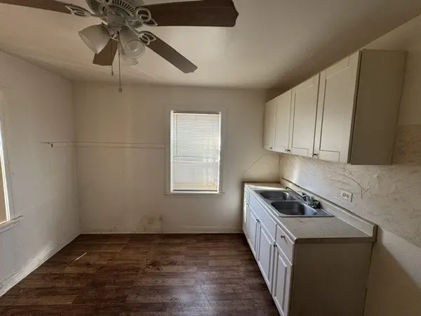 9757 S Ingleside AVE, Chicago, IL 60628