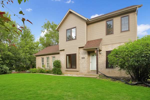 307 Blackstone AVE, Willow Springs, IL 60480