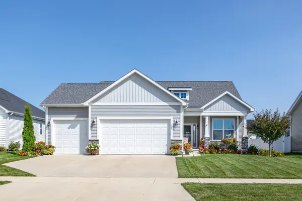 6838 Faiths WAY, Bettendorf, IA 52722